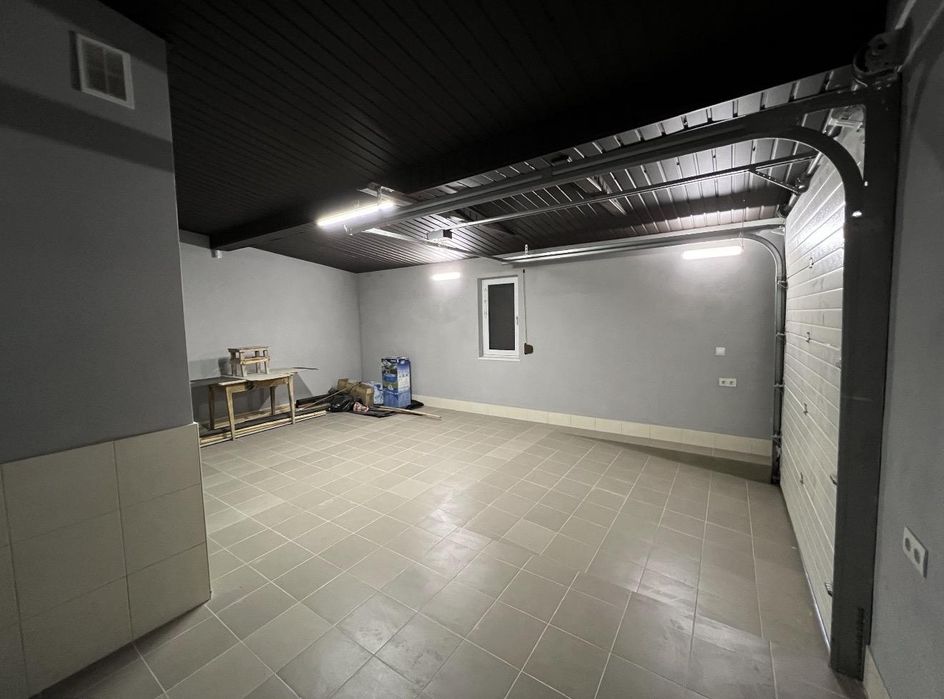 Будинок з гаражем с. Вислобоки, 13 км від Львова