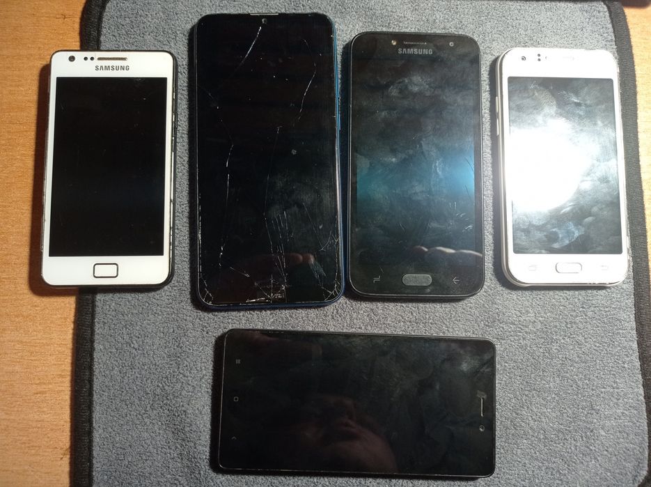 Продам смартфони