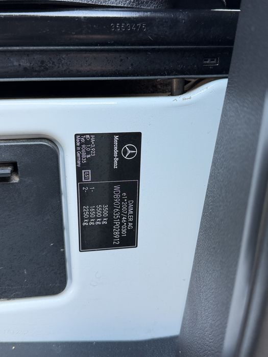 Mercedes-Benz Sprinter 907