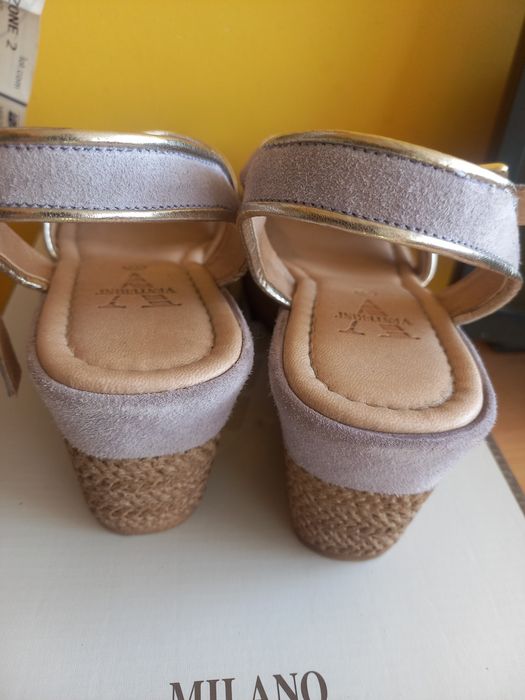 Buty damskie Venturiini