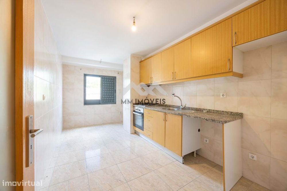 Apartamento T3 | Rio Tinto | Varandas | Condomínio Fechado | Jardim |