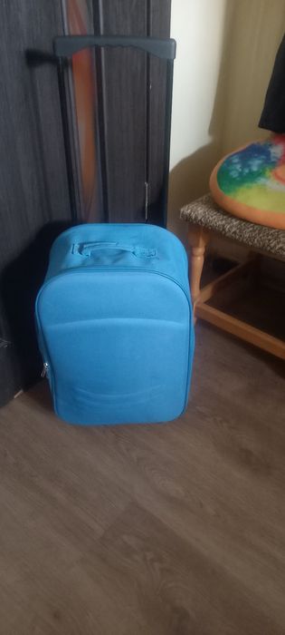 Чемодан маленький