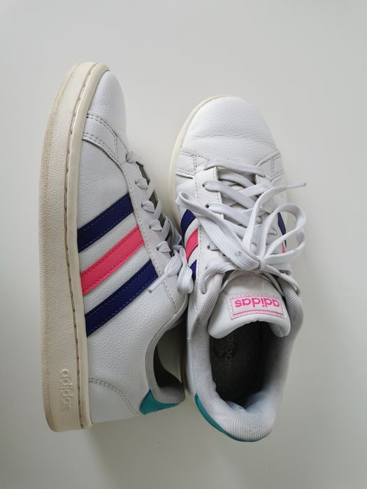 Białe buty Adidas Grand Court Energy