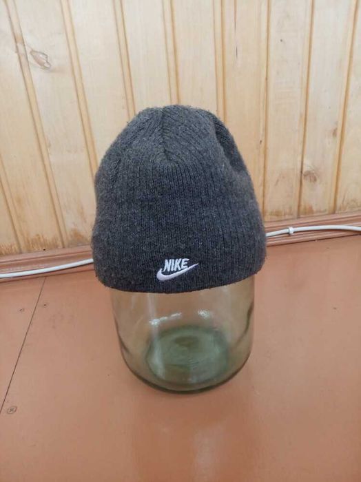 2 зимові шапки Nike і Puma одним лотом