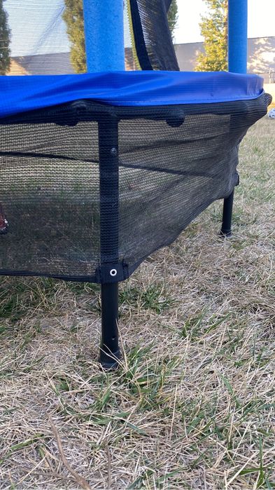 Батут с защитной сеткой