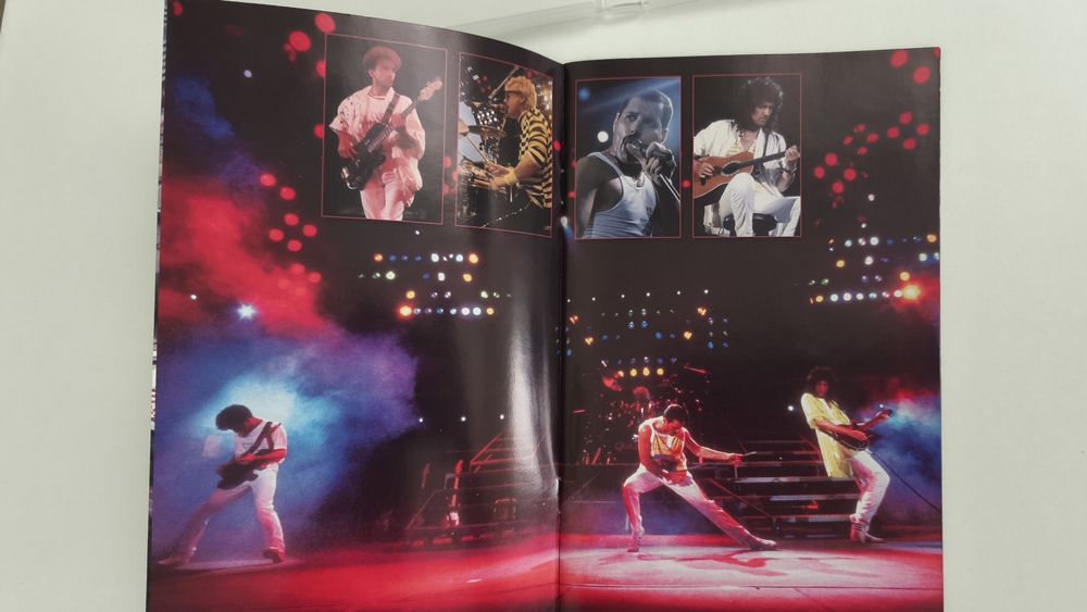 Queen Live at Wembley Stadium