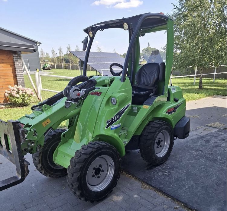 Ładowarka miniładowarka Avant 640 650 635