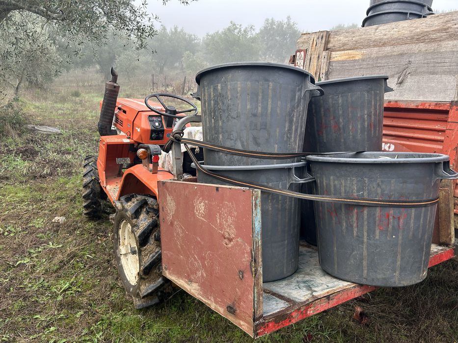 Kubota em bom estado pronto para trabalhar
