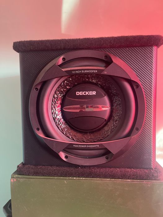 Срочно продам новый сабвуфер Decker DSW-300