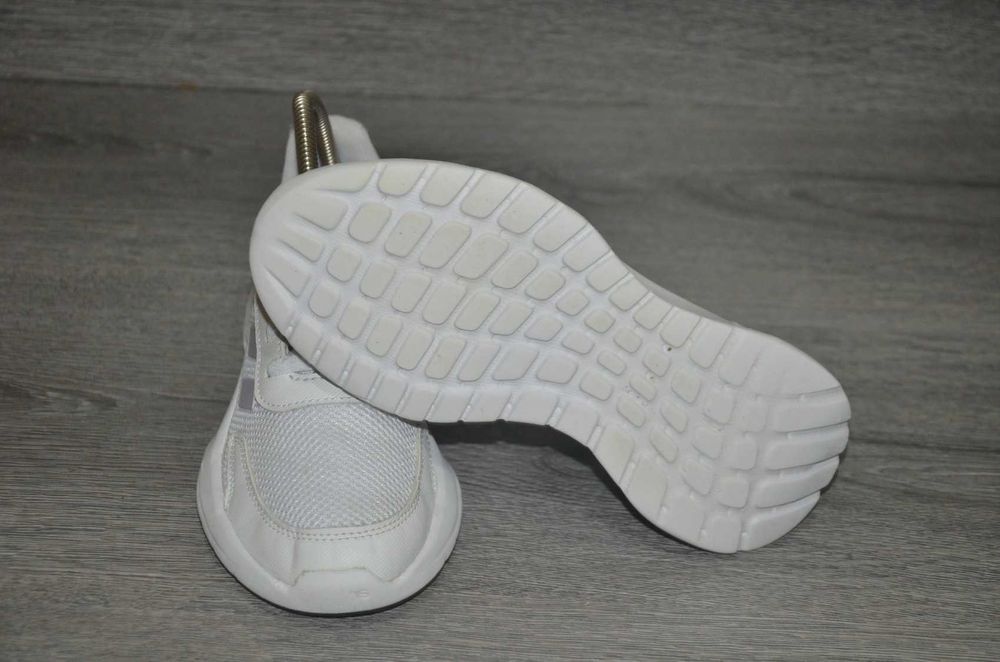 Продам кросівки Фірма ADIDAS .
