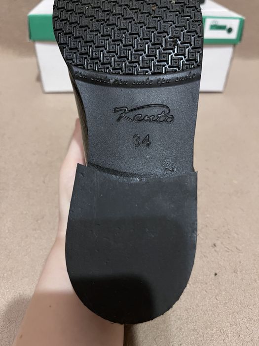 Лаковані черевики