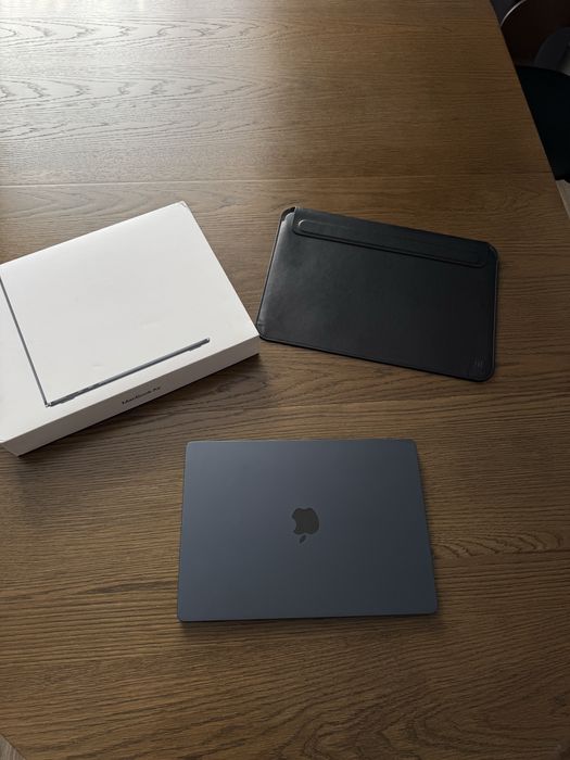 Macbook Air M2, 15” 16/1 TB - Midnight blue