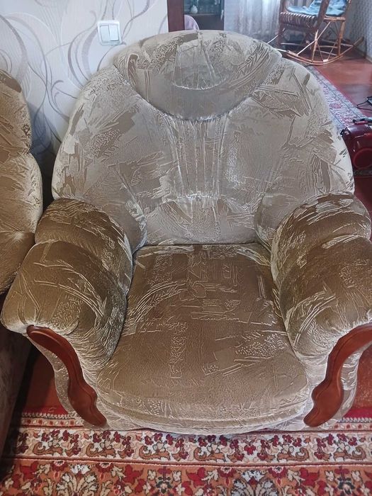 Продам диван угловой