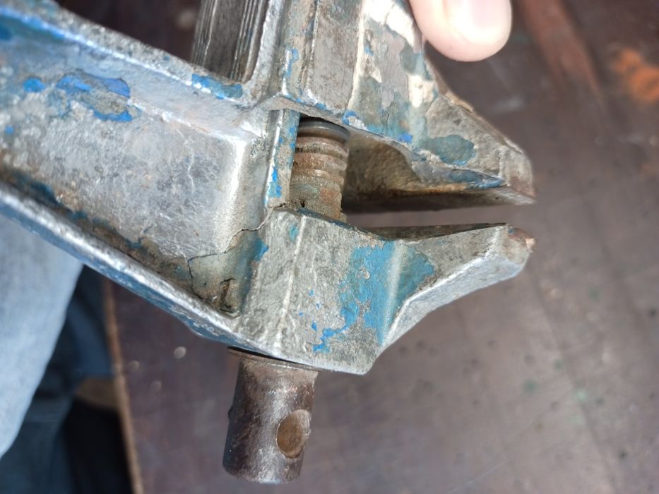 WpImadło modelarskie aluminiowe imadełko małe