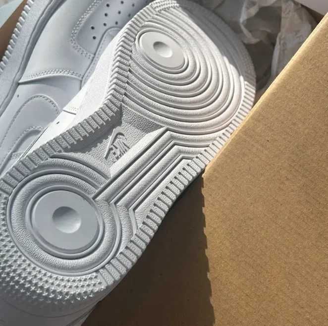 Nike_Air_Force_1_Low_'07_White R.42