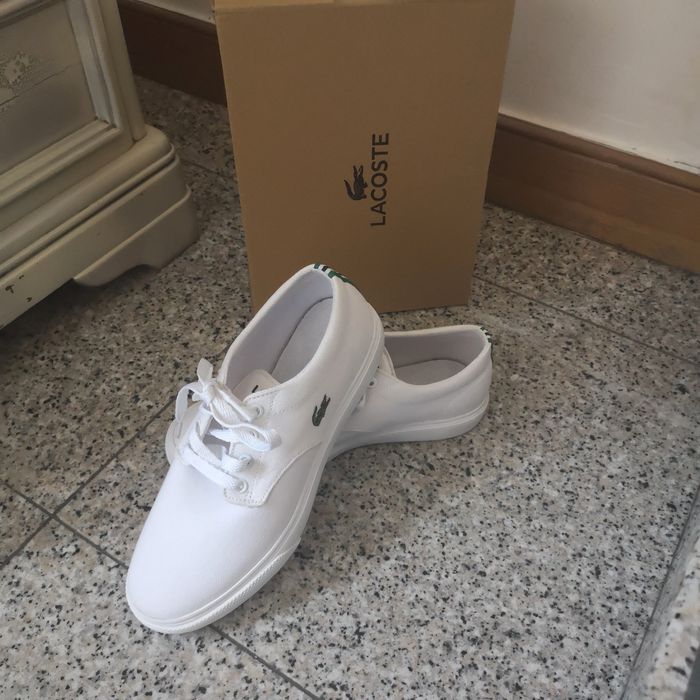 Novas com etiqueta.. Sapatilhas Lacoste, senhora, T. 37