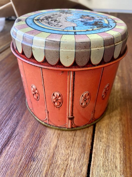 Lata para chá vintage