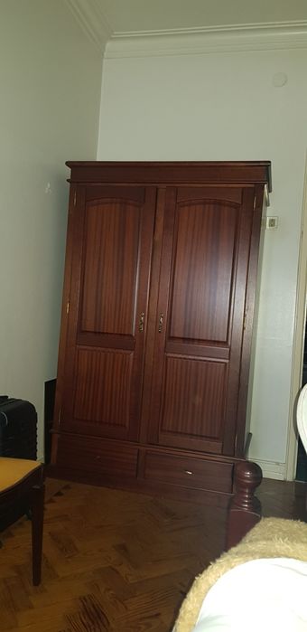 Roupeiro boa madeira