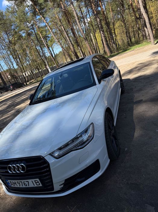 Audi a6c7 2016 рік Офіційний автомобіль