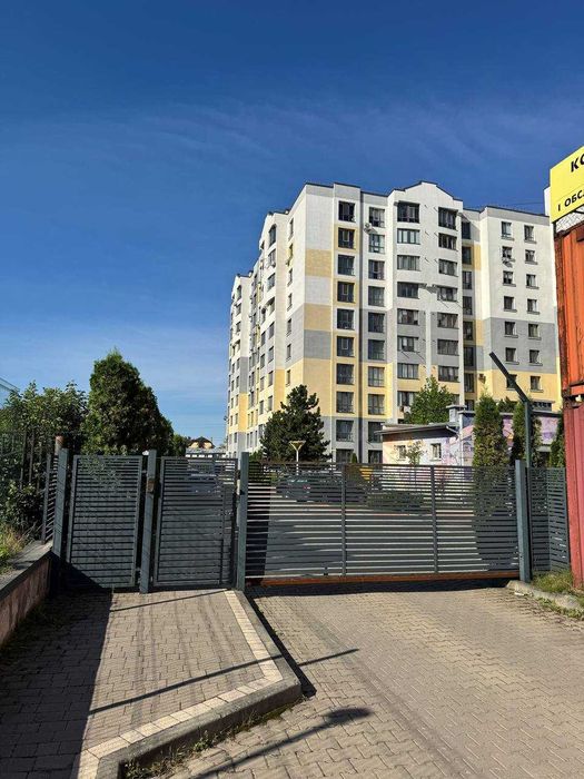Продається комерційне приміщення по вул. Довженка.