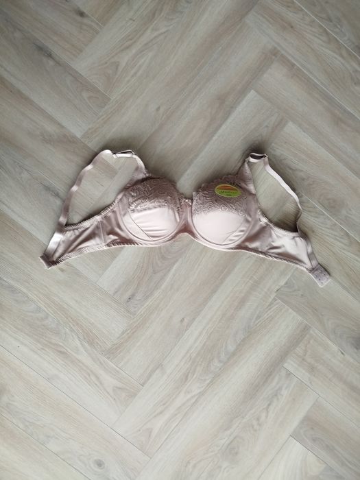Biustonosz YALISI półmiękki, koronka beż 42/95E