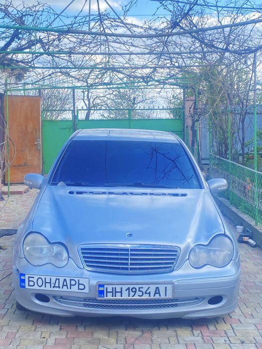 Продам или обменяю мерседес w 203 с подлатой