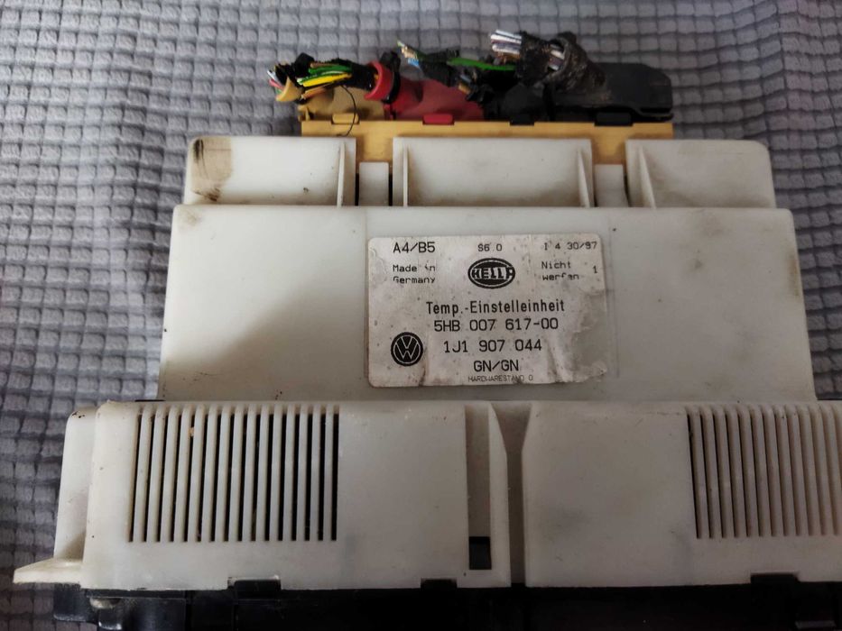 Panel nawiewu klimatronika Passat B5 Audi A4 B5 HELLA 1J1907.044