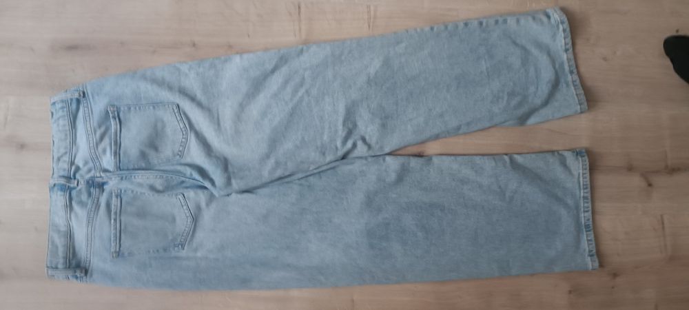 Продам джинси Bershka ,H&M для дівчинки 11-12 р. р.158