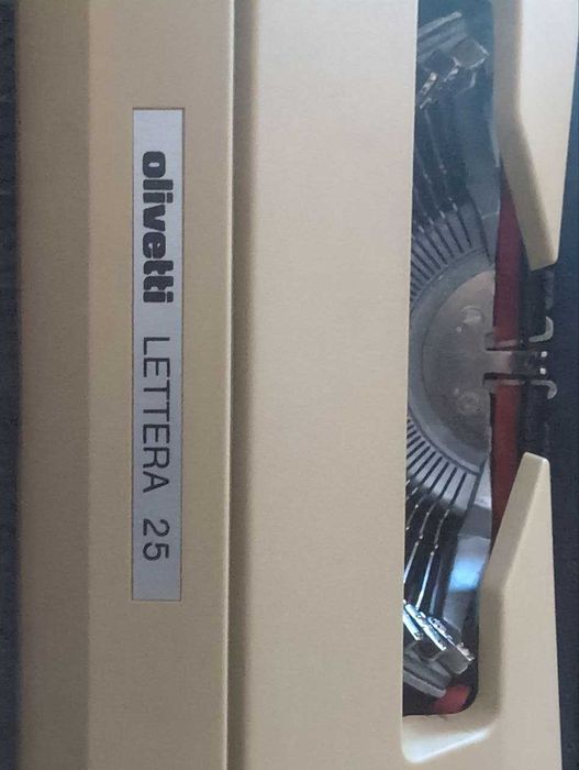 Maquina de escrever Vintage Olivetti Letera 25
