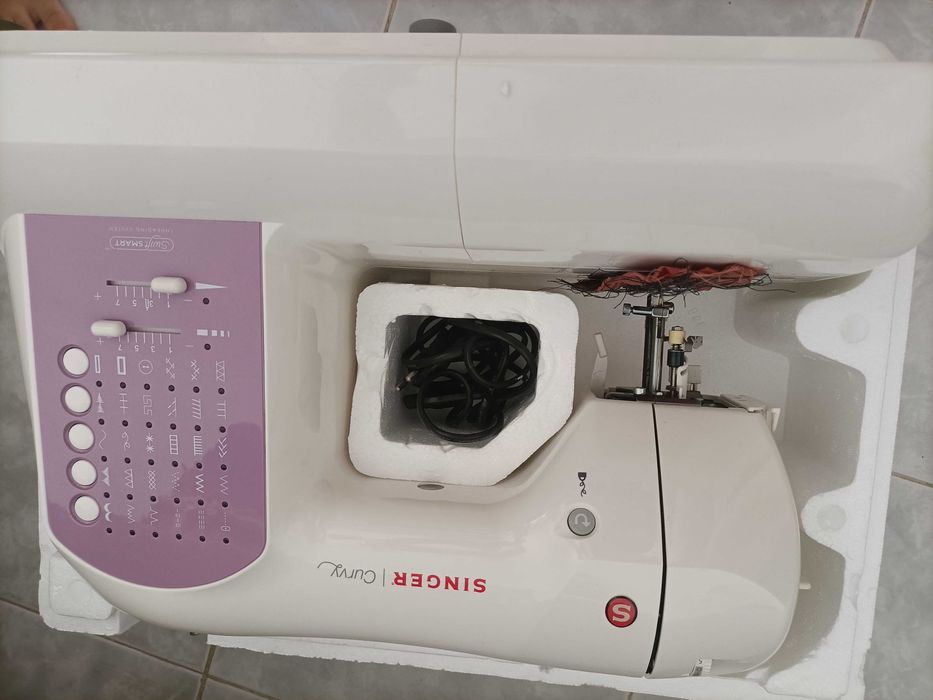 Máquina de Costura Singer 8763