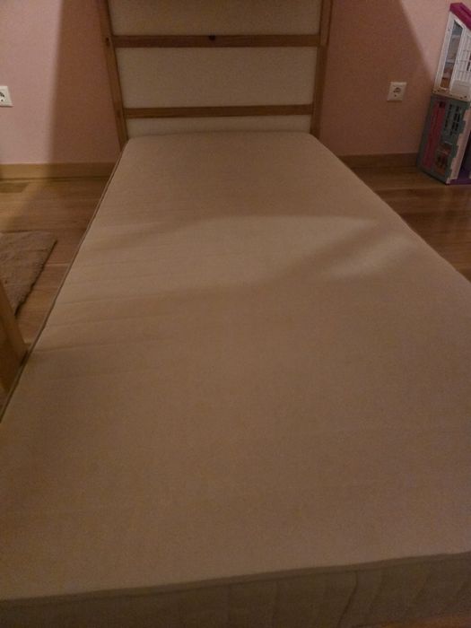 Cama / beliche Kura do Ikea