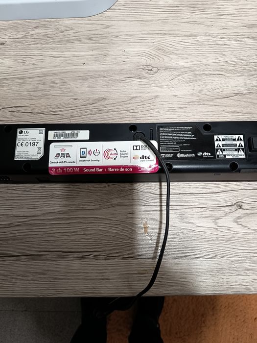 Coluna de som LG com comando nova