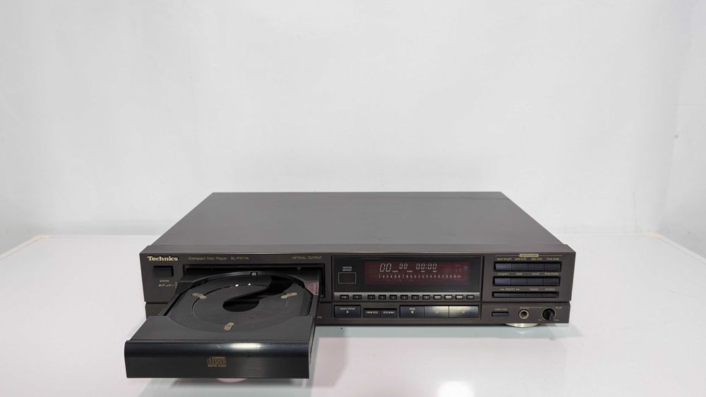 Hi-Fi програвач CD дисків Technics SL-P377A,має ЦАП MASH/CDM-4/19