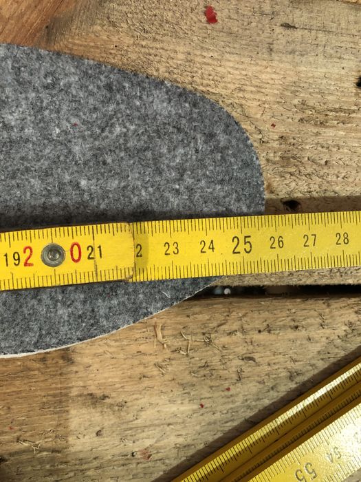 Продам чоботи лижні