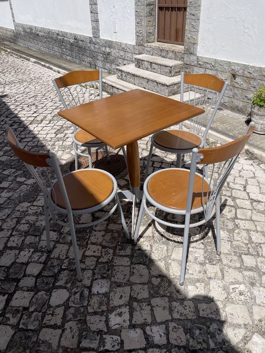 Conjunto mesa + 4 cadeiras de café