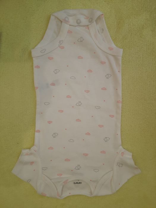 Новий бодік carter's на 6 місяців