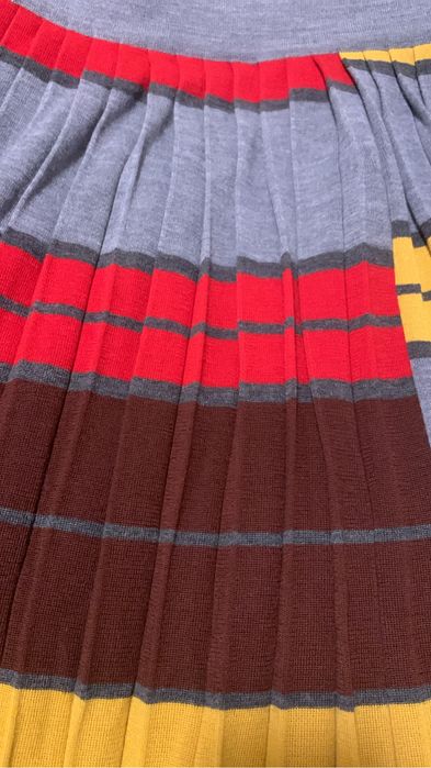 Неймовірна яскрава спідниця Weekend Max Mara