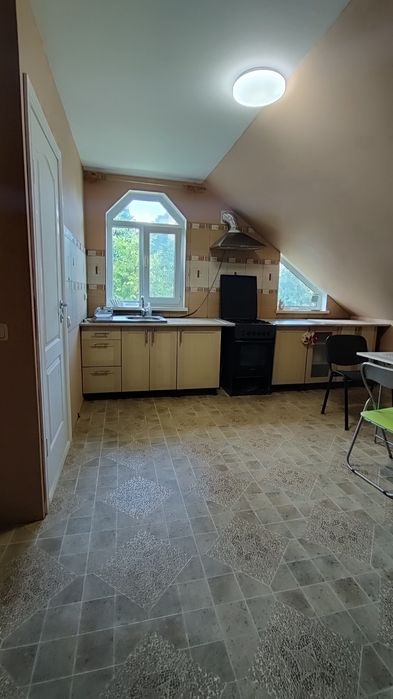 Здам в оренду кімнату в будинку для дівчини