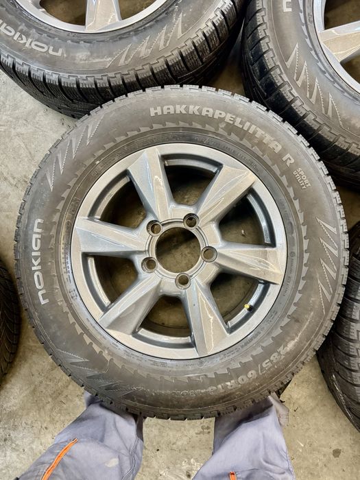 Диски r18 8j et 50 5x150 с шинами 286/60/18 nokian (зима) 4шт