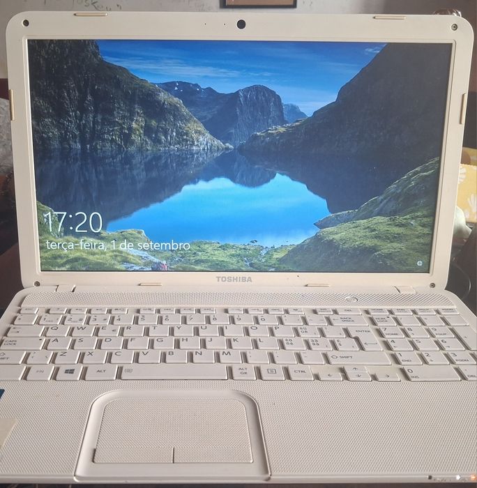 Computador Portátil Toshiba — Intel Pentium B960 / 3GB RAM / 200GB — 100€