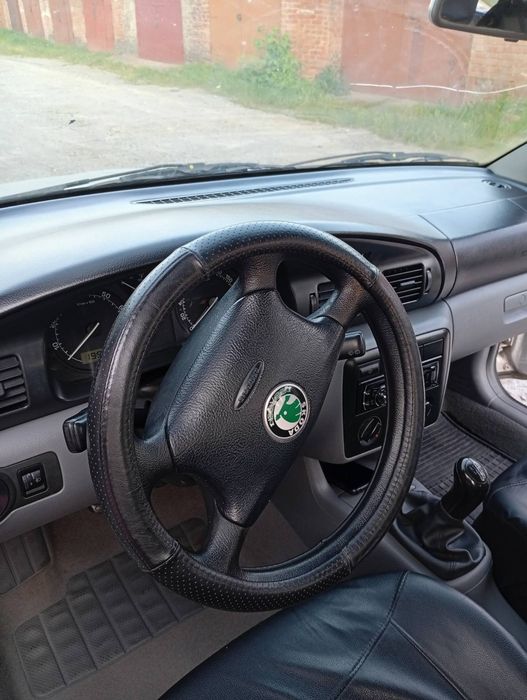 Skoda октавія тур універсал