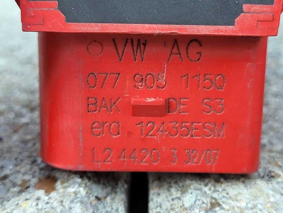 AUDI A8 D3 cewka zapłonowa 077.905.115q .