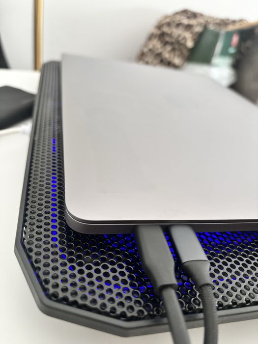 Macbook Pro M1 8gb RAM 256gb SSD 2020 touchbar