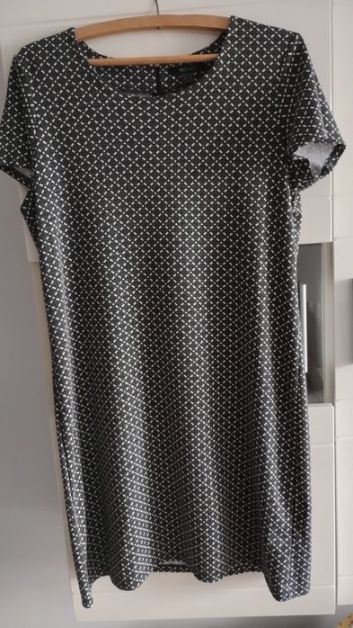 Sukienka z krótkim rękawem rozmiar M 40-42