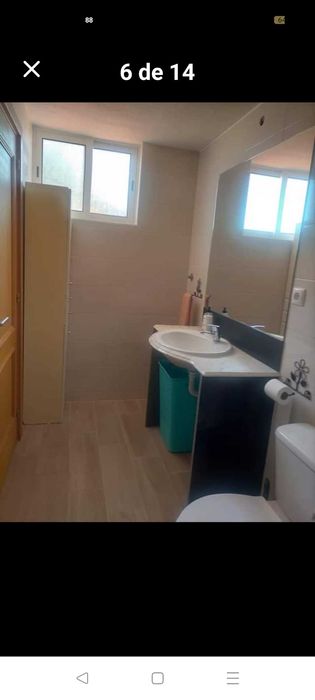 Alugo quarto  individual. Casa com três quartos