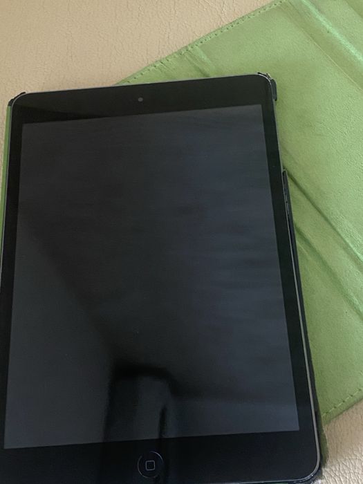 Планшет Apple iPad A1432
