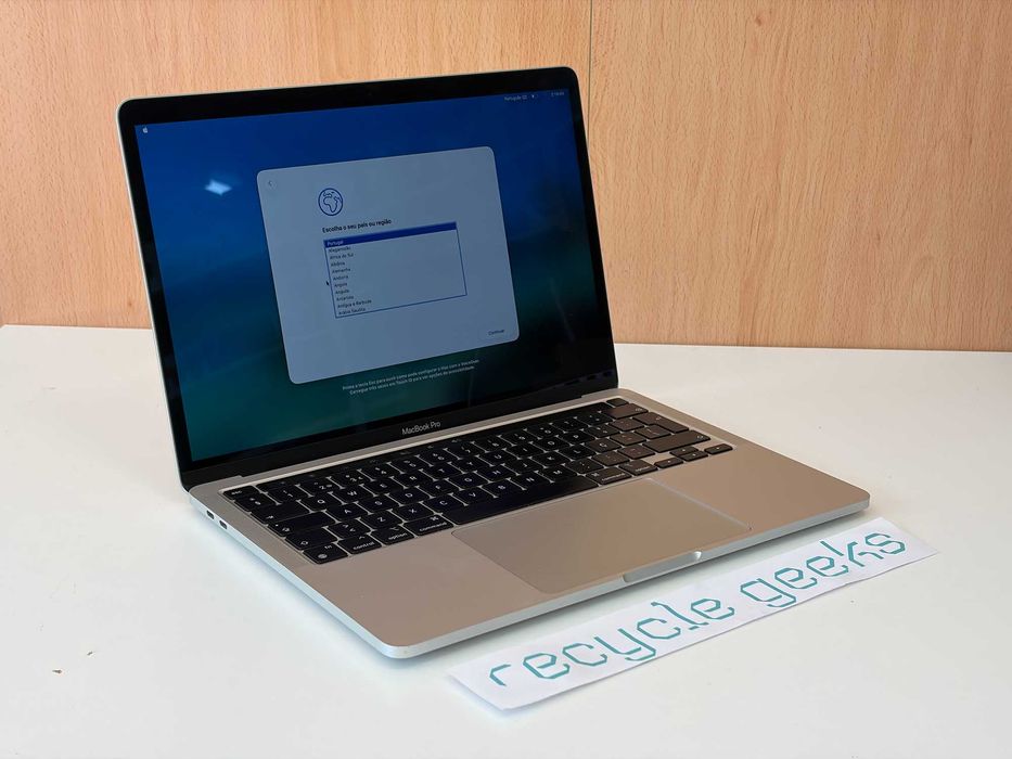 Apple Macbook Pro A2338 M1 16GB Ram 512GB macOS Tahoe (silver) — Grade B