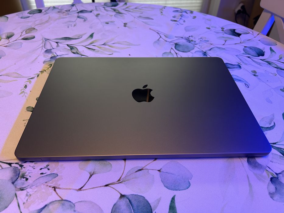 MacBook Air M2 8GB 15,3” 256Gb 2023r. jak nowy