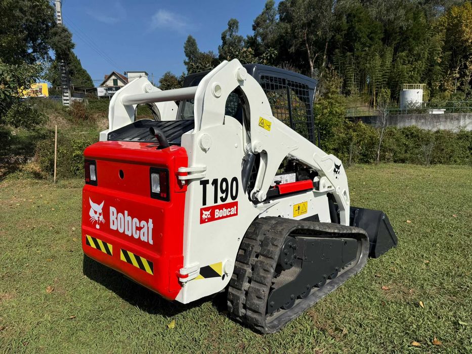 Mini Pá Bobcat T190