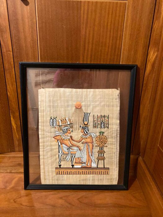 quadro com  papiro do egito